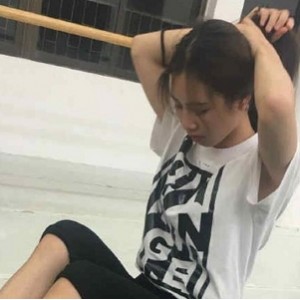 某推（大学萌妹）定制自拍系列