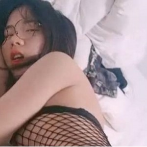 黑丝模特素人自拍