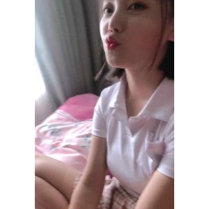 82社区清纯妹子《依云来日方长》私人定制合集