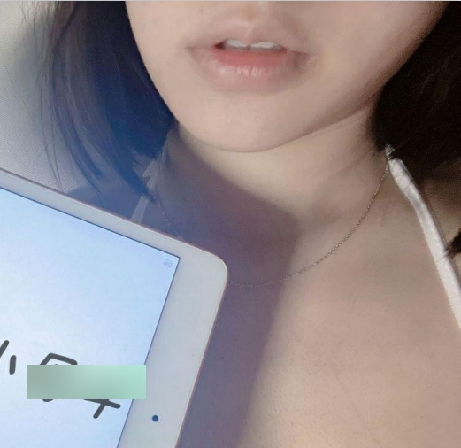 在校本科生校花《绮珂珂》超爆私拍甄选