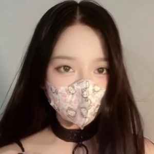 新人青春美少女《御梦子》黑丝主人的奇怪器具