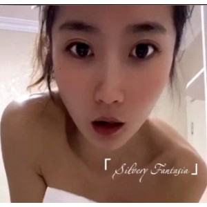 推特软妹子『灿灿』举牌私拍