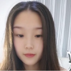 哗哩哗哩-清纯系学妹为情沉沦是谁？