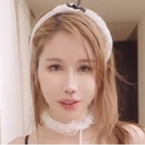 震惊-与闺蜜的私房秘密喷泉涌动