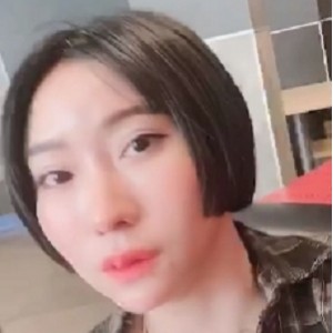 惊现-餐厅内巨兔御姐全程露出