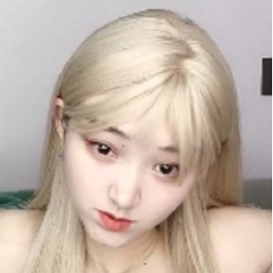 揭秘-极品尤物美少女白自玩