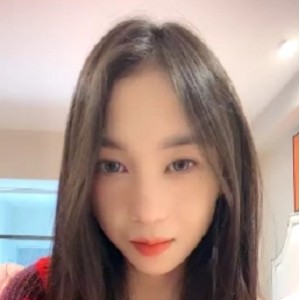 虎牙网红『娜子』高颜值直播露出