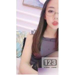 大长腿眼镜妹合集_戴眼镜的都