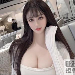 某推超人气九头身风烧ren qi极品身材长腿翘臀网红（小鹿）