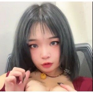 迷人小姐姐，让你裹爽认真吃鸡！