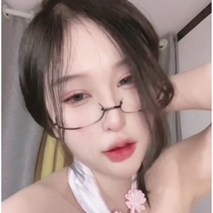 网红女神羽柔子露脸，展示迷人大长腿的推特