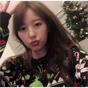 高颜质IG网红的情侣泄密读新闻系商品