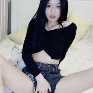 清纯大二学生妹自行打包的申精商品