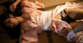 一只喵喵梓的和服写真和黑丝视频合集