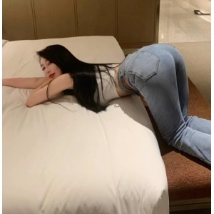 美女蛇高冷主播一对一视频聊天露脸骚叫32V/3四人游