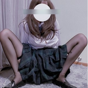 推特网红小青茗的黑丝JK学妹图片百度盘