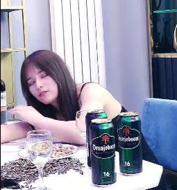 高颜值女同事醉酒G起来最爽1V-642M-自拍视频曝火