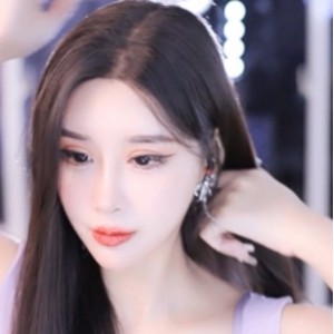 网易cc小恩雅热舞定制剧情合集，102.7克视频尽显舞蹈魅力