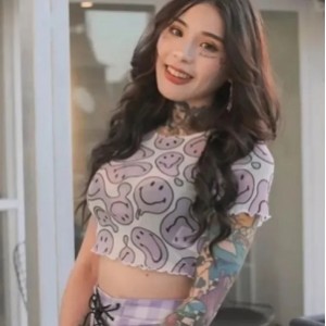 某传媒艾秋晴子女神研究所幸运粉丝现场观看，真正飞上天！