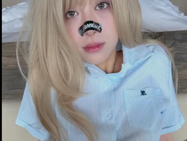 超人气小姐姐最新作！镜头前的高颜值身材嫩嫩JK[1V423M]