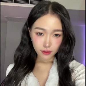 meriolchan的海贼王女帝COS道具秀：身材给力，10分钟慢动作，让小伙伴脸红的圣诞惊喜