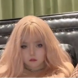 独特魅力：小怪兽滴蜡Play视频1v，388M