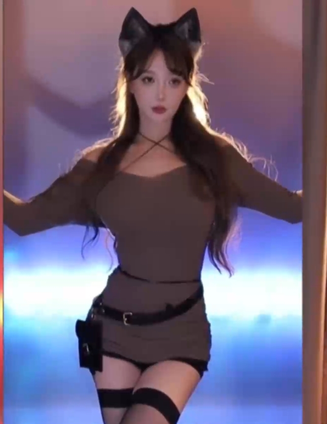 《Minana呀米娜：11个热舞视频合集，1.28G魅力混剪》