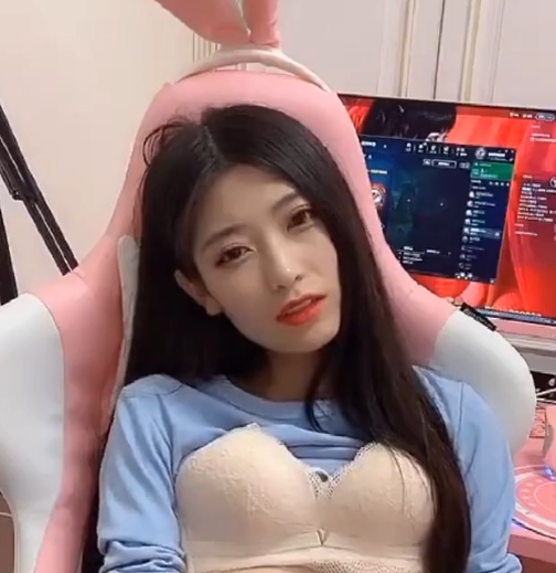 英雄联盟主播月月精彩对决，1v165m精彩瞬间视频合集，值得收藏！