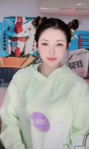 抖音私拍福利一只霸王兽最新合集39V1G，清纯靓丽JK热舞，双镜头土豪点舞