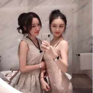 旧作抖音清纯女神晓雅最新合集2V1.3G，自拍资源精彩纷呈