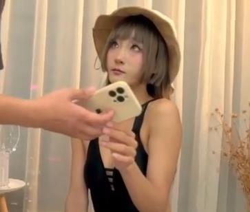 八线演员童梓安自我救赎最新合集1V770M，海边自拍