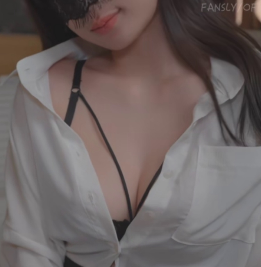 优质大罩杯妹子DemiFairyTW最新合集多V4G，光影神秘展示