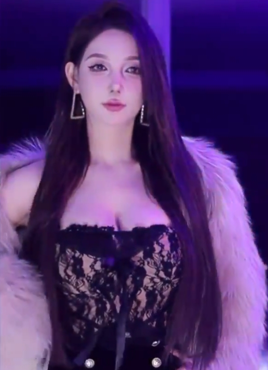 转载斗鱼诱惑热舞米娜Minana精选合集45V10.66G，性感舞姿