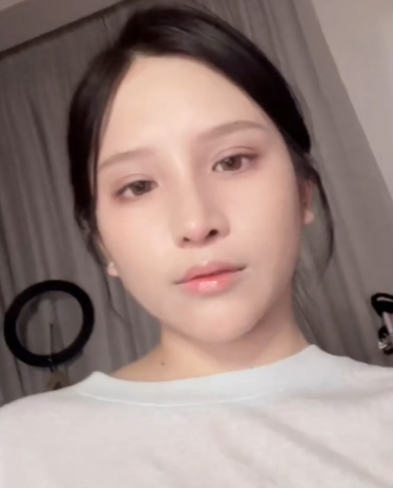 艾希推特私密视频53部优质37.1G