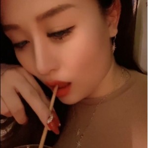 抖音牛奶秋刀姨沉沦婊4部1.4GB风情万种合集