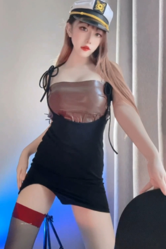 雪儿baby丰满热舞23部560M超诱人