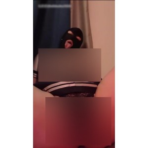 推特五姨太有料私拍8部0.7G韵味十足