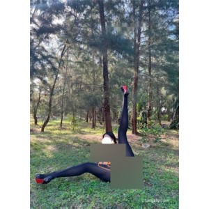 推特五姨太有料私拍8部0.7G韵味十足