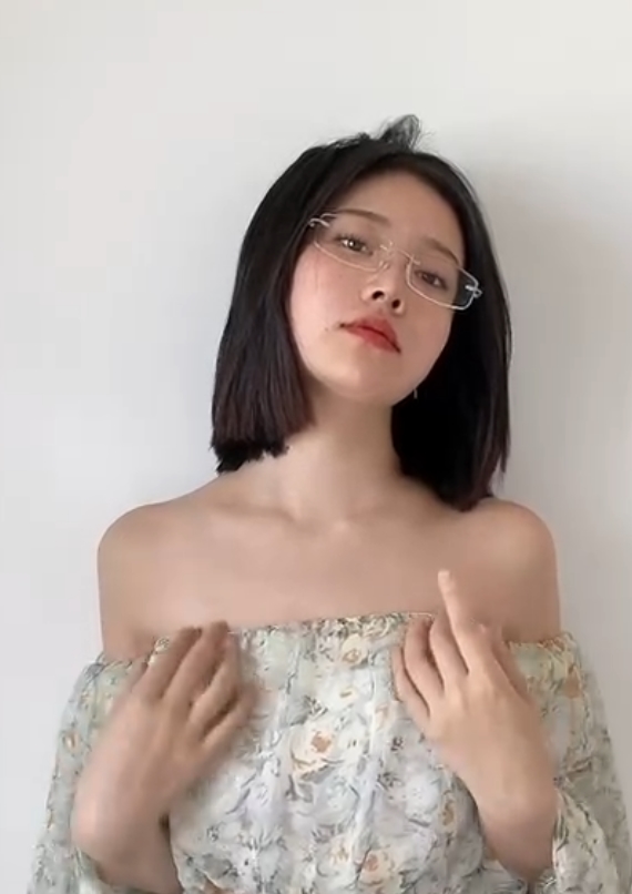 Tumblr嫩模年年惹火作品合集104套32.7G劲爆收藏