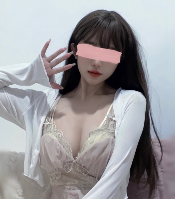 百度ED2K小粥举牌定制私拍9v584m紧身白T顶弧线,笑场露腰肉颤动,天津拖车方言突入