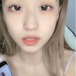 百度陈洲妹初恋私拍142v82G浴室跪趴酒后名言：灌三杯白的