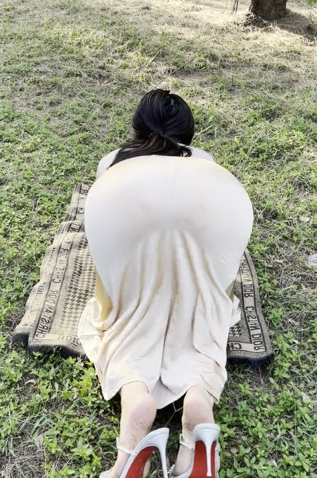 微密圈五姨太顶级VIP付费福利巨臀开脚视图大合集96部14.3G，蜜桃臀大尺动作土豪最爱！