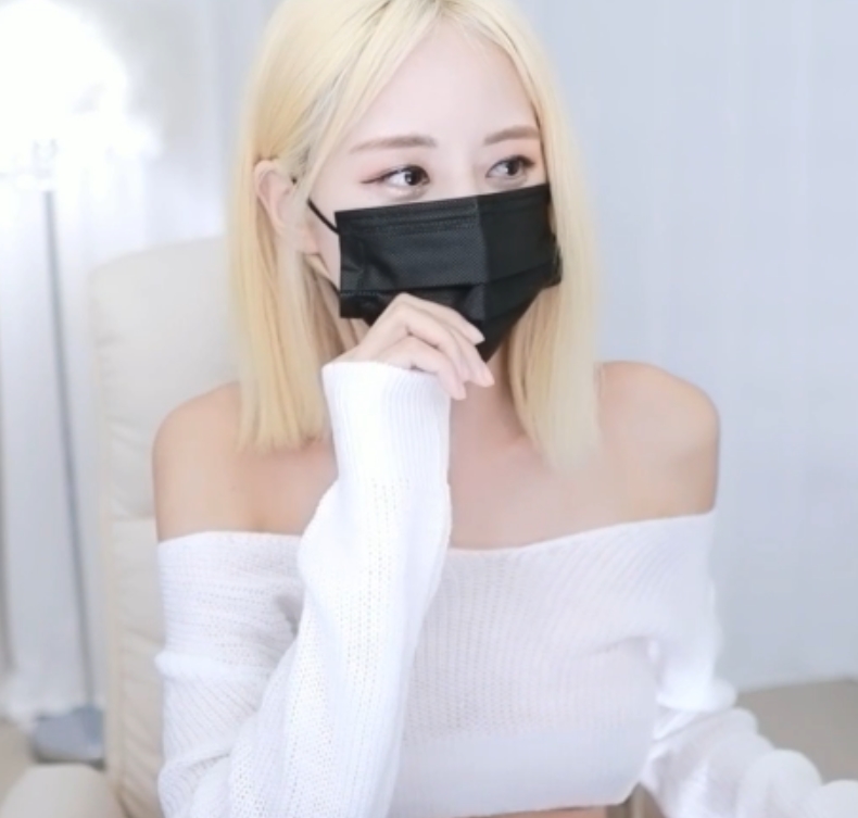 主播吴月深夜福利44部合集44.8G绝密收录