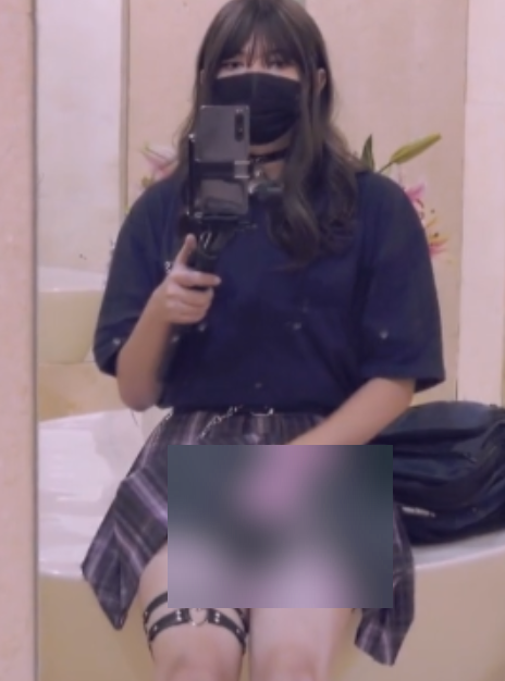 镜前释放小鹿酱厕所自拍二连发50mb超感觉