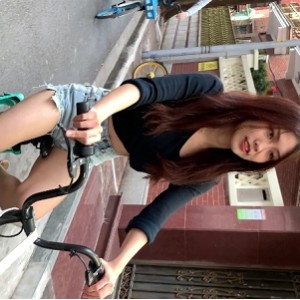 云盘蜜桃臀琳琳热舞实录1V8.03G超吸睛