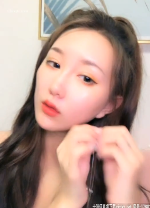 卿卿快手洗澡直播合集19部1.34G真会玩