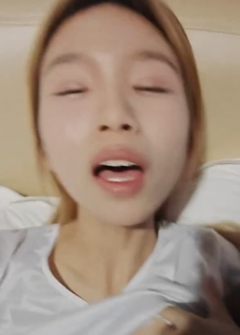 银优66推特良家嫩妹合集33V+148p2.51G全程高能