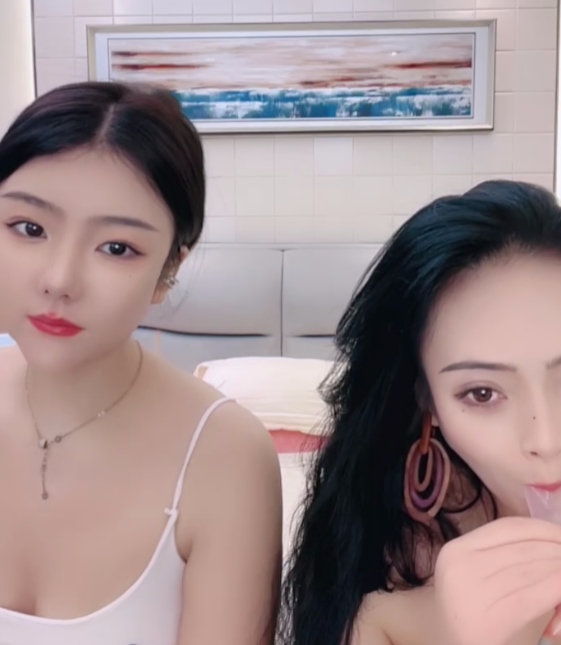 抖音可爱兔娘双人游戏直播合集22V24G呐喊诱惑