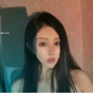 田冰冰秀人嫩模37v27.6g嫩