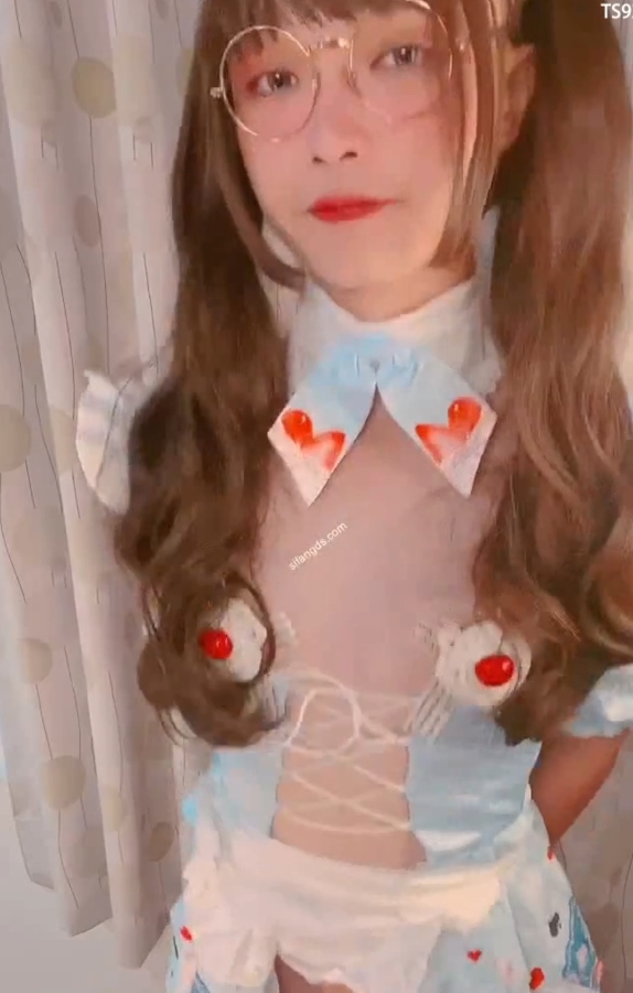 台湾伪娘Aroma1V有尺度视频401MB超顶